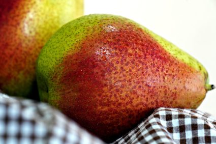 De peras, la Línea Violeta, becas, e ingeniería financiera…